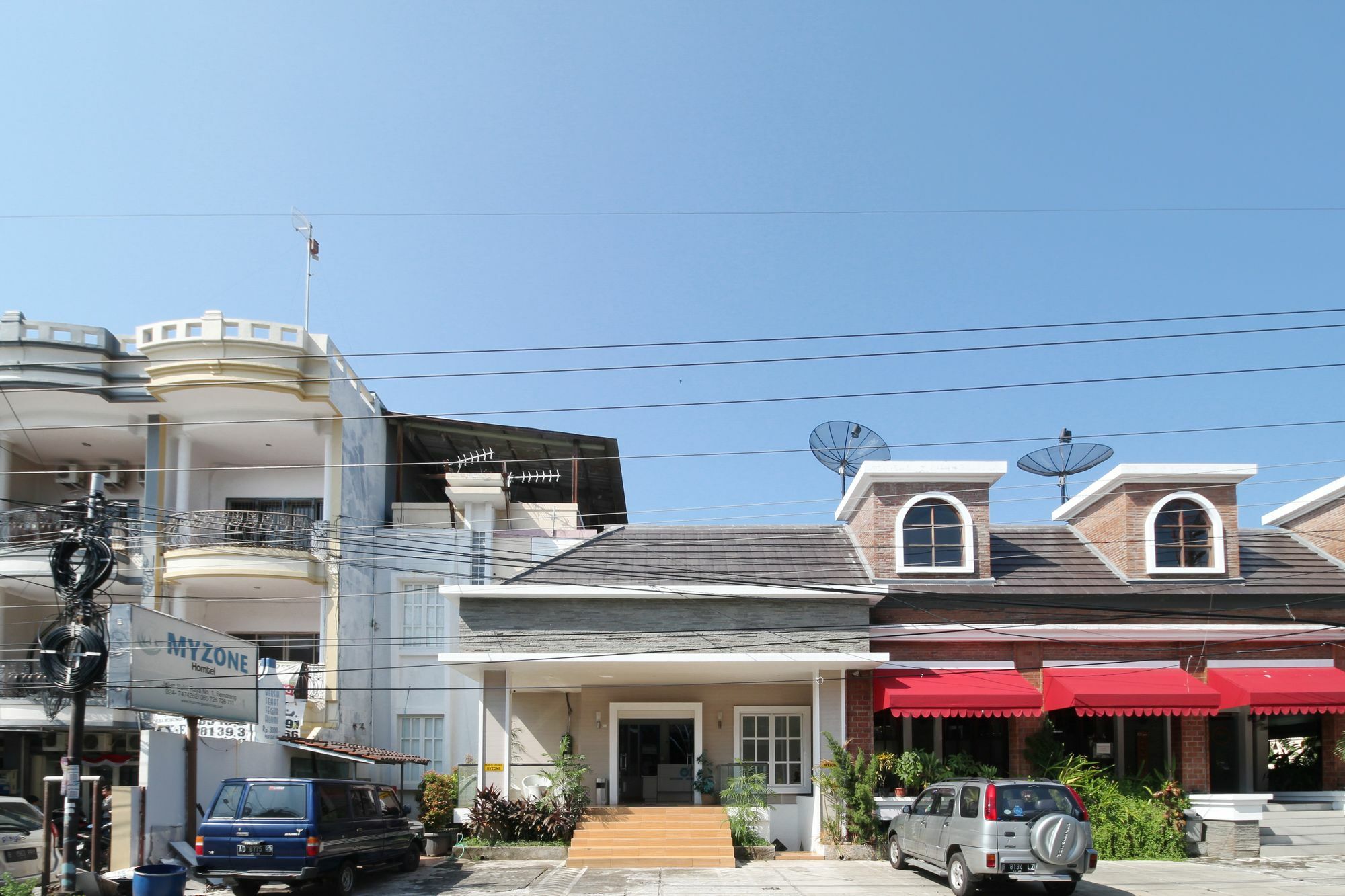 Myzone Homtel Hotel Semarang Buitenkant foto