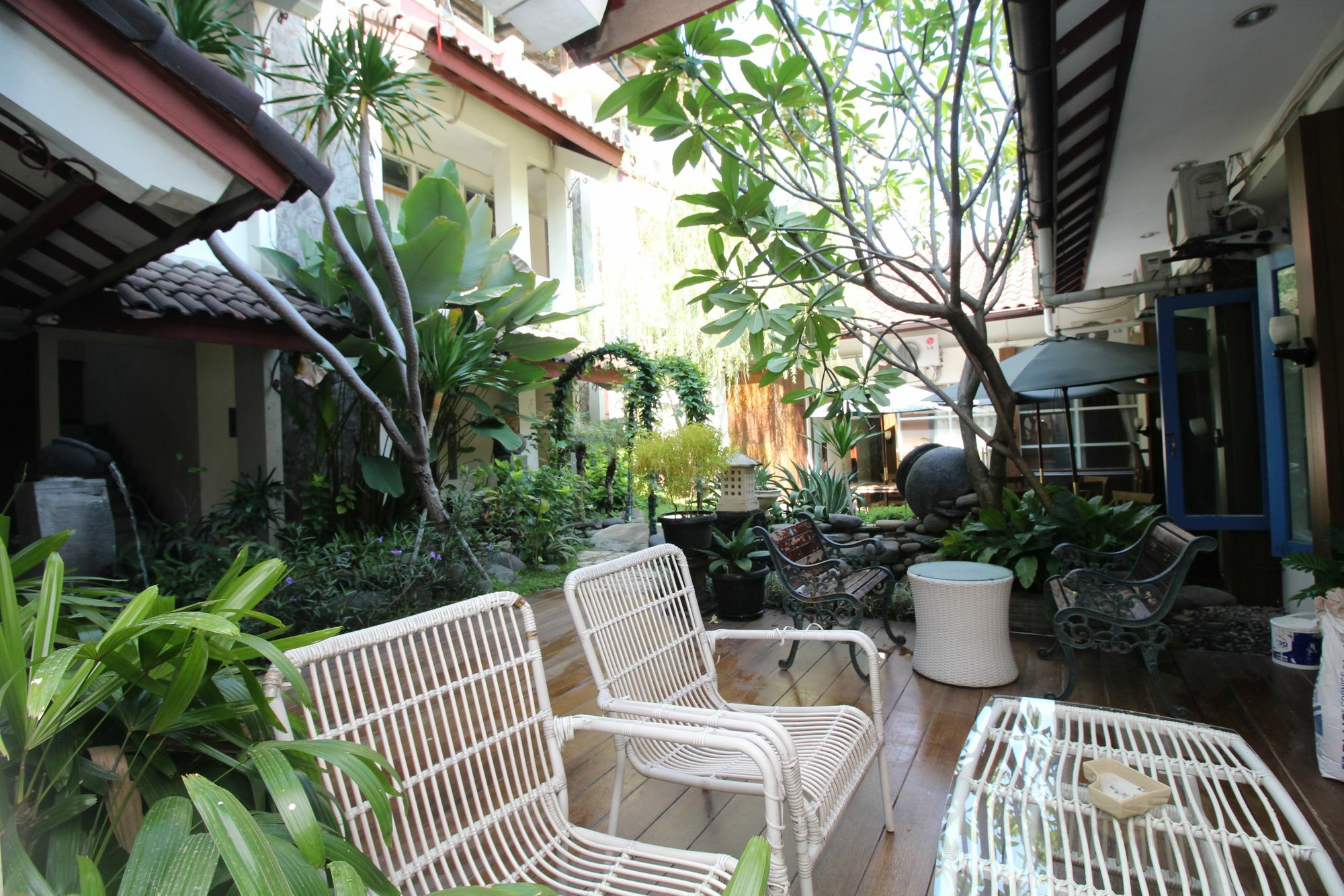 Myzone Homtel Hotel Semarang Buitenkant foto