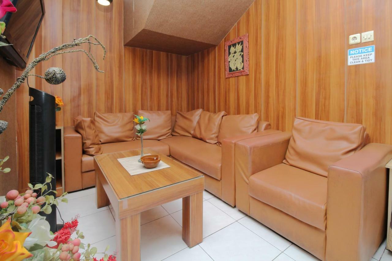 Myzone Homtel Hotel Semarang Buitenkant foto